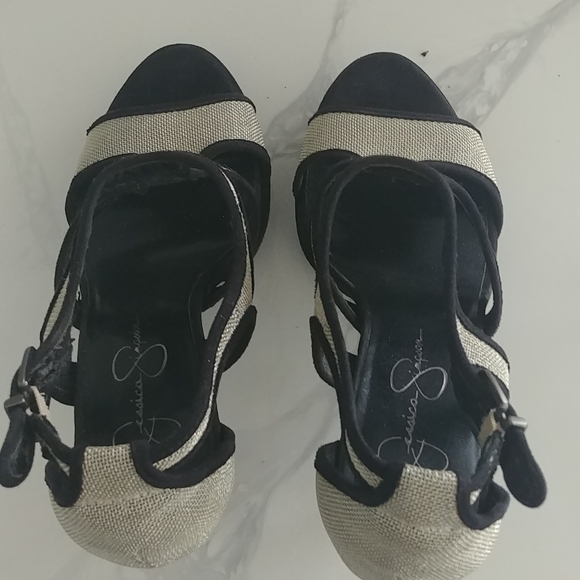 Jessica Simpson Unique Metal Mesh 5 inch heel with 1 inch plstform. Comfortable. - Picture 7 of 8